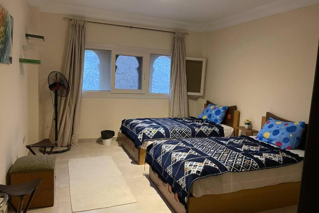 Cozy Chalet In A Luxurious Compound Family Only 艾因苏赫纳 外观 照片