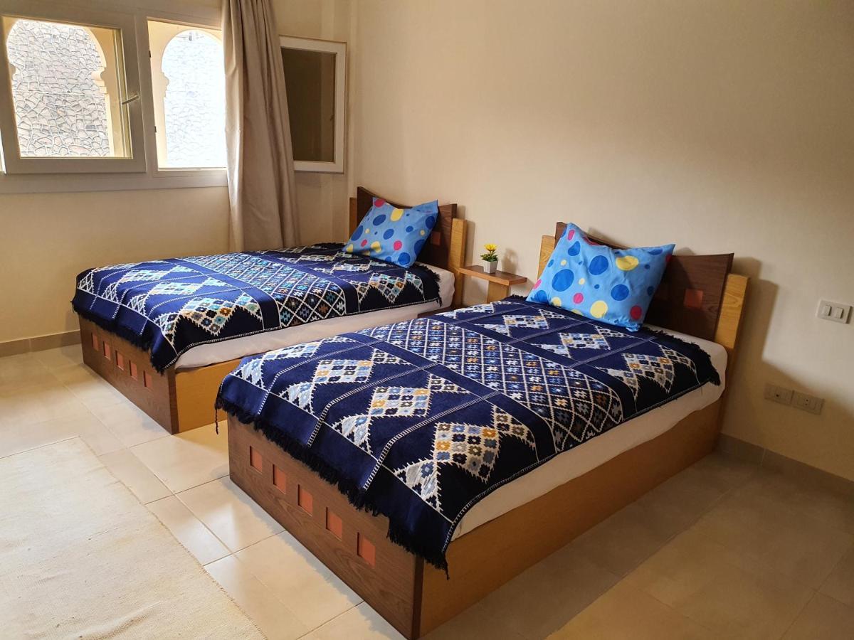 Cozy Chalet In A Luxurious Compound Family Only 艾因苏赫纳 外观 照片